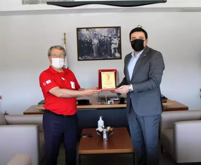 Kızılay'dan GAGİAD'a teşekkür plaketi
