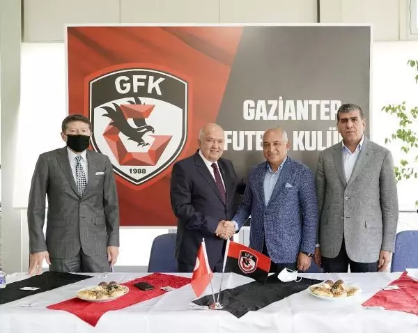 Gaziantep FK'da Mehmet Büyükekşi, görevi Cevdet Akınal'a devretti Gaziantep FK'da Mehmet Büyükekşi, görevi Cevdet Akınal'a devretti