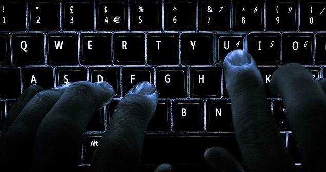 Facebook 4 milyon $, Google 2 milyon $ verdi