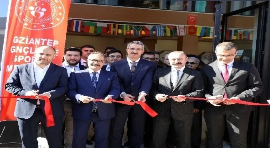 GAÜN’de coşkulu ‘Uluslararası Kitap Kahve’ açılışı