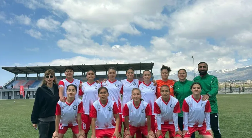 ADİL SANİ KONUKOĞLU SPOR LİSESİ GENÇLER A KIZ FUTBOL TAKIMI TÜRKİYE FİNALLERİNDE