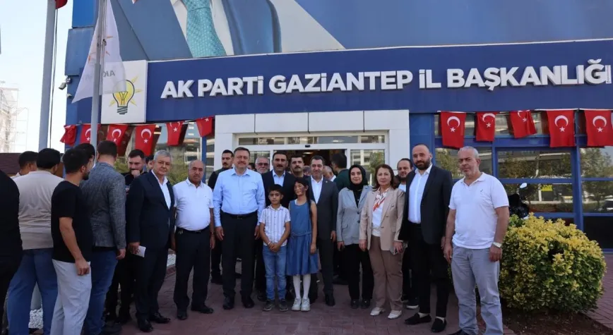 Ak Parti’den yetim çocuklara destek