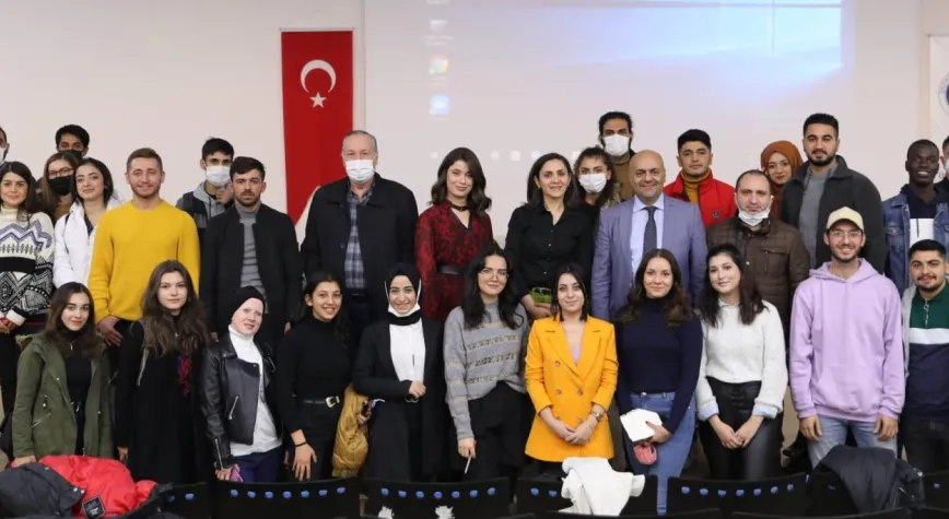 ALTUNBAŞ’DAN DİJİTAL MARKA İLETİŞİMİ KONFERANSI