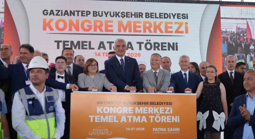 Bakan Ersoy: "Bu merkezin Gazianteplilerin ticaret, kültür ve sanat hayatında ciddi etkisi olacağına inanıyorum"