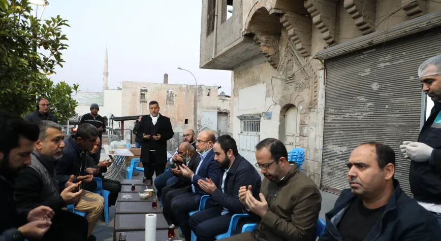 Başkan Sarı gençlerle sabah namazında buluştu