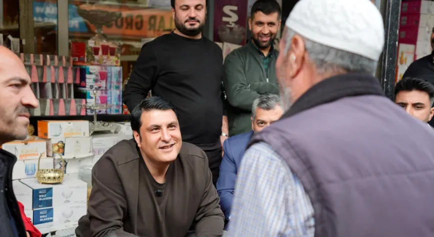 Başkan Umut Yılmaz pazarda ve mahallelerde hemşehrileriyle buluştu