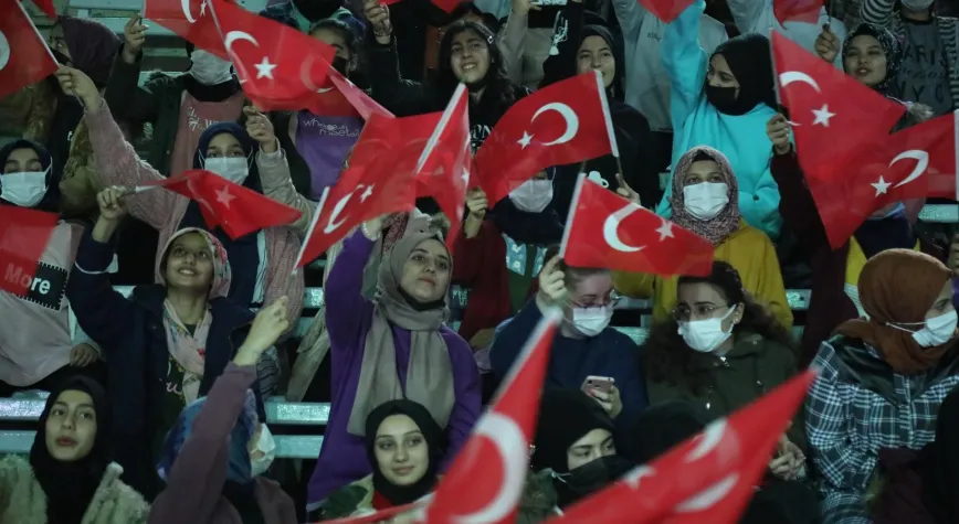 BÜYÜKŞEHİR, 25 ARALIK HALK KONSERLERİ TÜM HIZIYLA SÜRÜYOR
