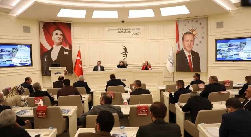 BÜYÜKŞEHİR ATA TOHUMLARIYLA TARIMIN VE ÇİFTÇİLERİNİN YÜZÜNÜ GÜLDÜRDÜ