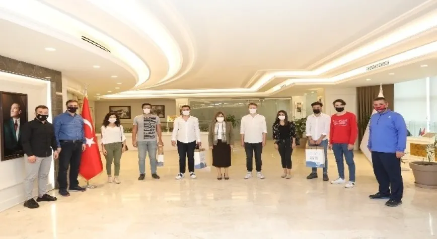 Büyükşehir, FIFA 2020 e-spor turnuvası için ödül töreni düzenledi