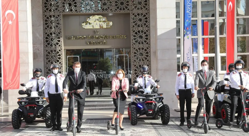 BÜYÜKŞEHİR’DEN GÜVENLİK GÖREVLİLERİNE YENİ EKİPMAN DESTEĞİ