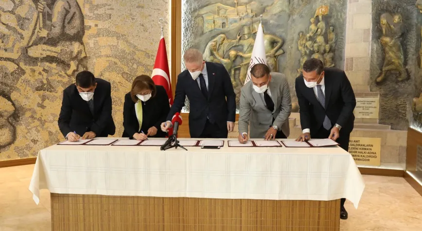 BÜYÜKŞEHİR’DEN OKUL KÜTÜPHANELERİNE DESTEK!