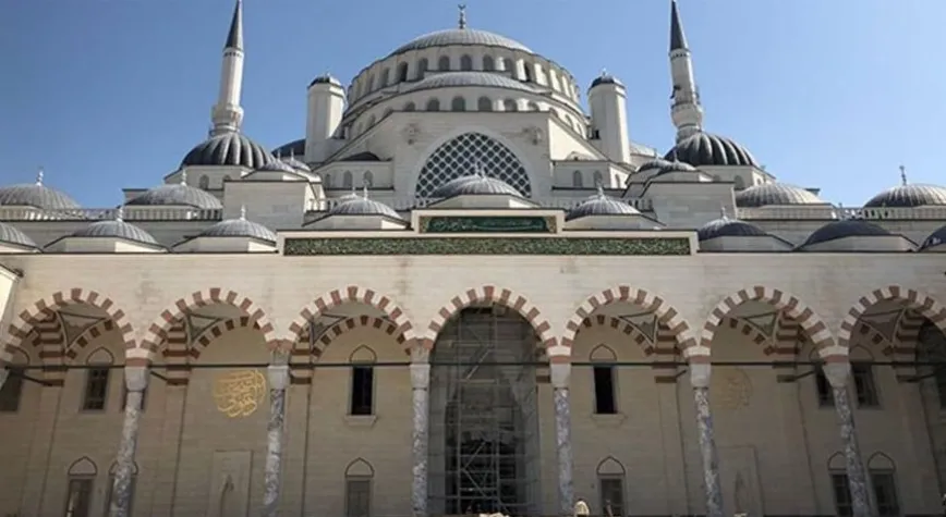 Cuma namazları bakın nerelerde kılınacak