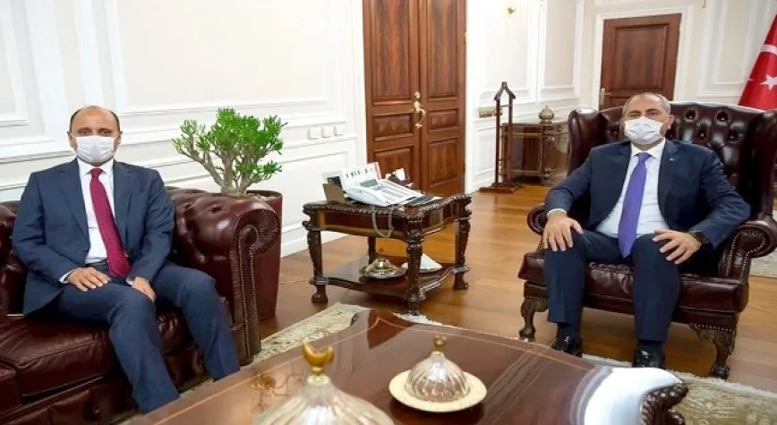Doğru’dan Bakan Gül’e makamında ziyaret
