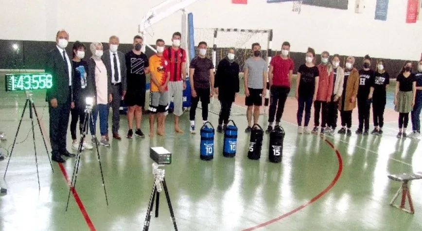 Doğru’dan polis adaylarına spor malzemesi