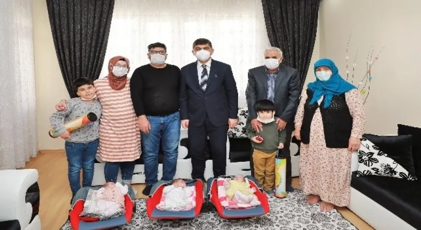 Fadıloğlu’ndan üçüz bebeklere ziyaret