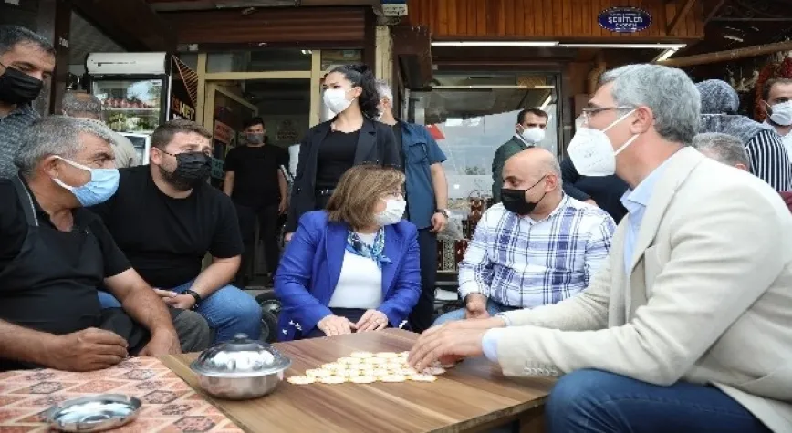 Fatma Şahin, tarihi çarşılarda yürütülen çalışmaları inceledi