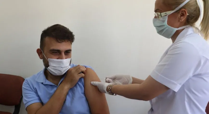 Flaş gelişme… Gaziantep’te aşı denemeleri başladı