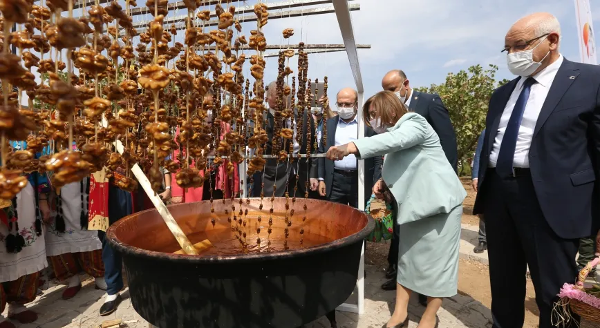 GASTROANTEP, ANTEP FISTIĞI HASADI VE ŞİRE YAPIMIYLA BAŞLADI