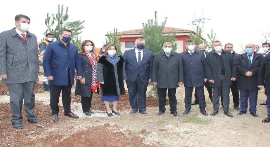 Gaziantep’te 330 adet karaçam ağacı toprakla buluştu