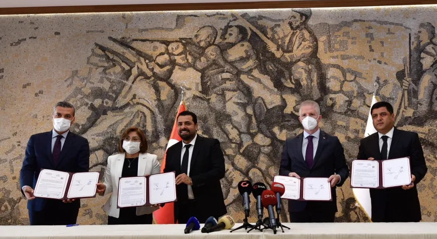 GAZİANTEP’TE AYAKKABI MESLEK LİSESİ YAPILACAK