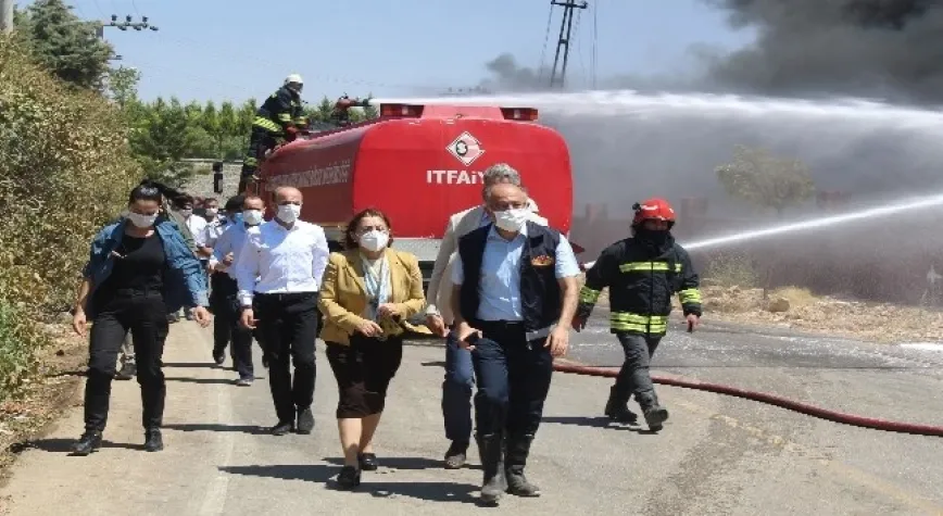 Gaziantep’te depoda çıkan yangına müdahale sürüyor