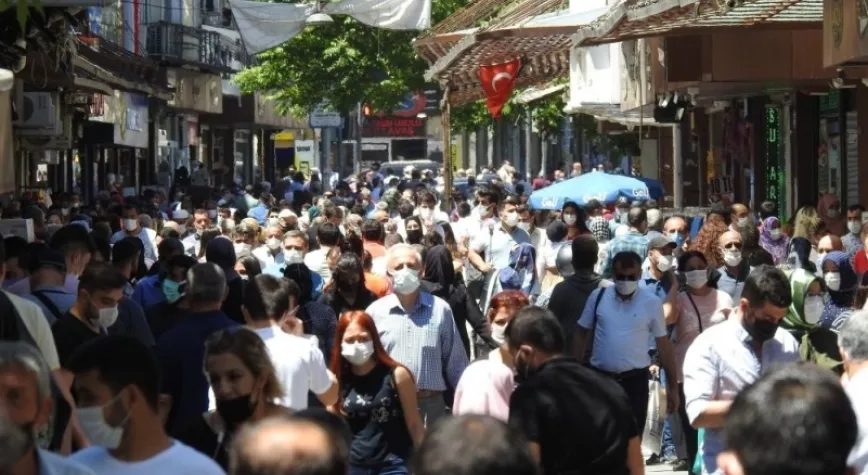 Gaziantep’te endişelendiren kalabalık