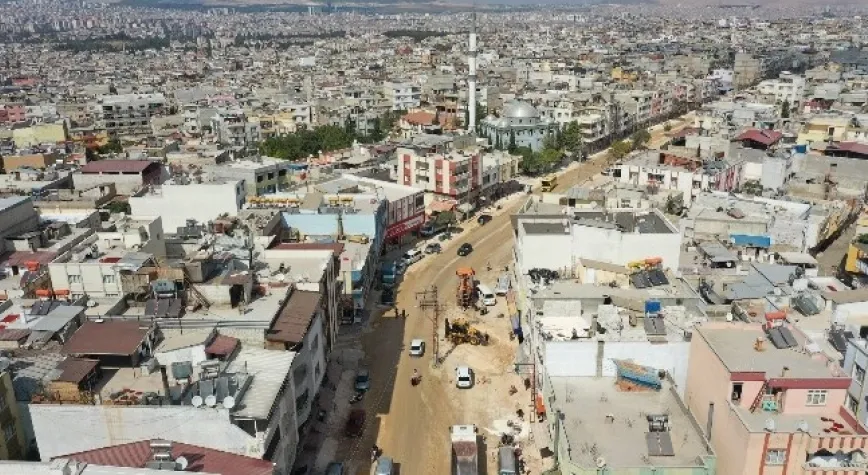 Gaziantep’te kilit taşları sökülüyor asfalt dökülüyor