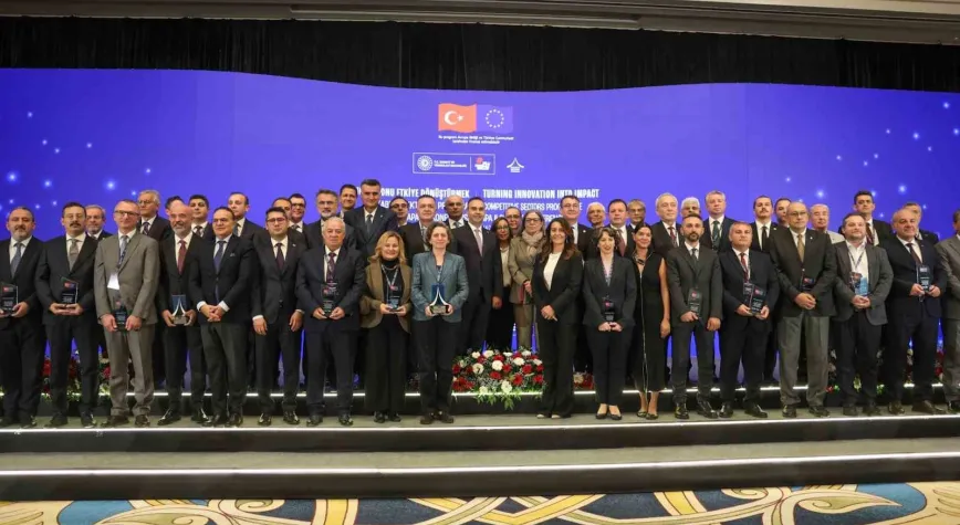 Bakan Kacır’dan Borsa'ya ödül