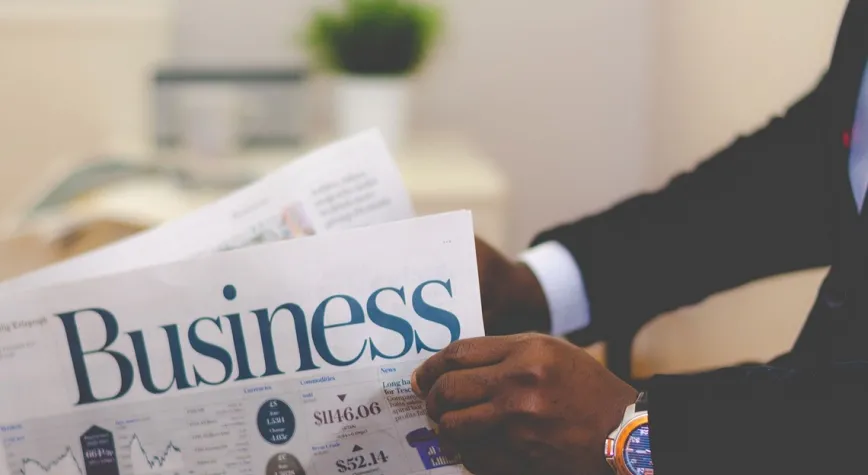 Hillary Clinton in white pantsuit for Trump inauguration