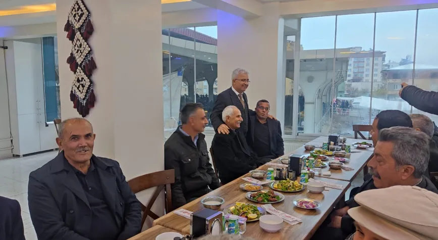  Kavak halkın içinde