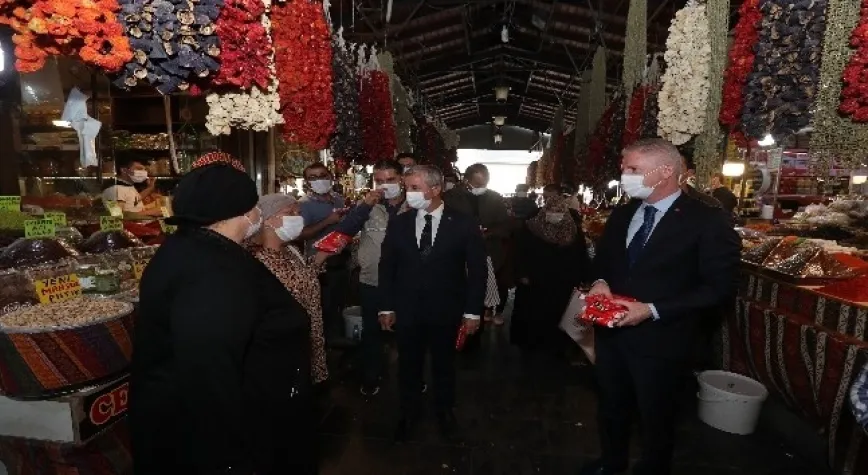 Maskesiz karşılamaya vali uyarısı