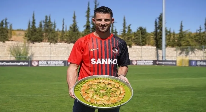 Mirallas’a baklavanın enerjisi fazla geldi!
