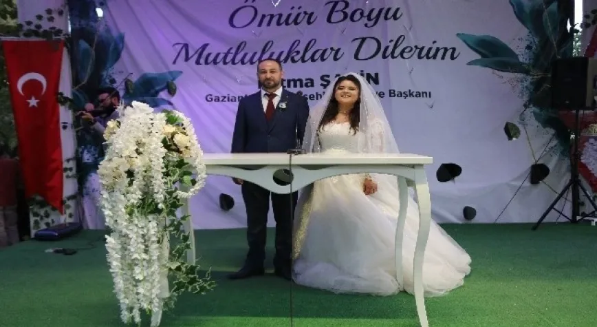 Muhabirler mutluluğa ‘evet’ dediler