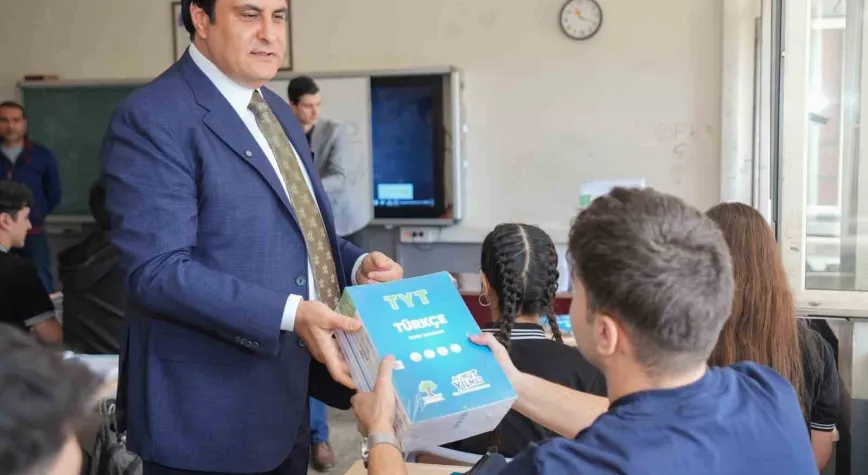 ögrencilerin abisi Umut Yılmaz