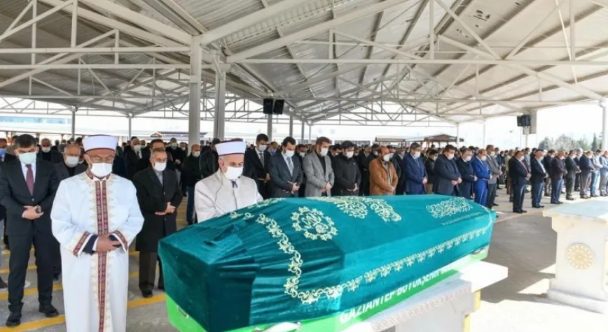 Özkeçeci son yolculuğuna uğurlandı
