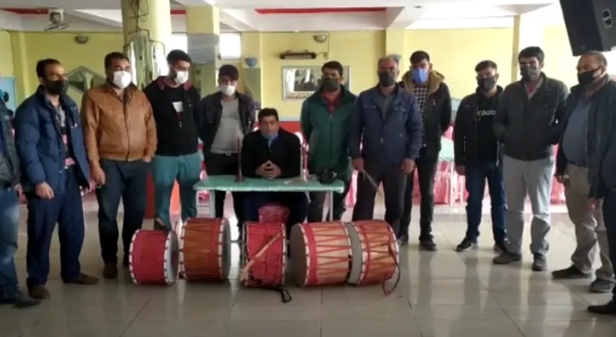 Pandemide işsiz kalan davulcular yardım bekliyor