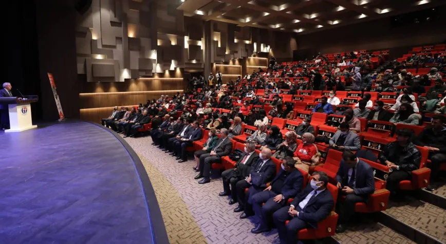 ŞAHİN, GAÜN’DE ÖĞRENCİLERLE BİR ARAYA GELDİ