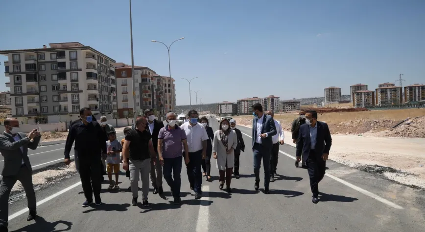 ŞAHİN, ŞEHRİN YENİ ASFALT ÇALIŞMALARINI YERİNDE İNCELEDİ