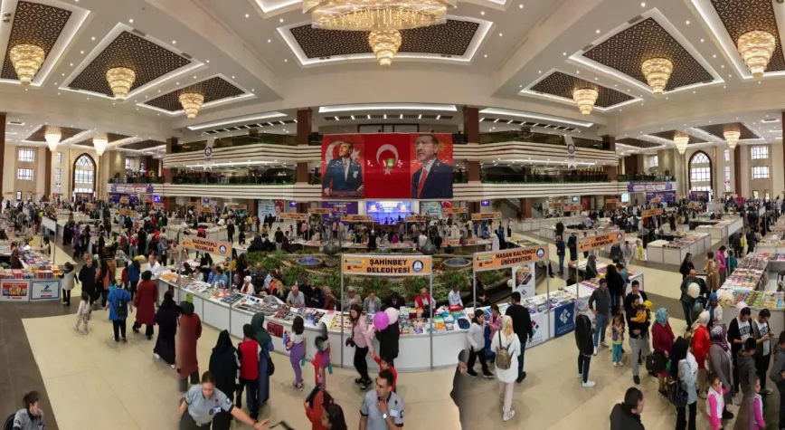 ŞAHİNBEY BELEDİYESİ’NİN 9. KİTAP FUARI KAPILARINI AÇIYOR