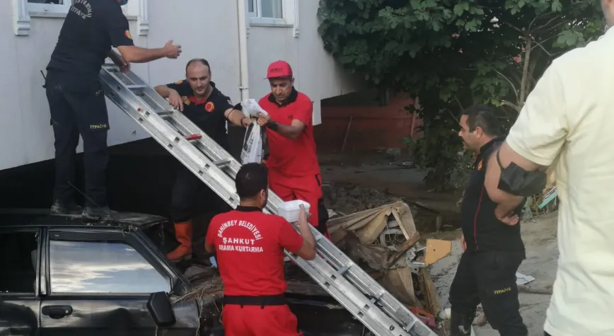 ŞAHİNBEY, KASTAMONULU KARDEŞLERİNİN YANINDA