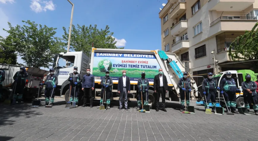 ŞAHİNBEY TEMİZLİK EKİPLERİ 7/24 GÖREV BAŞINDA