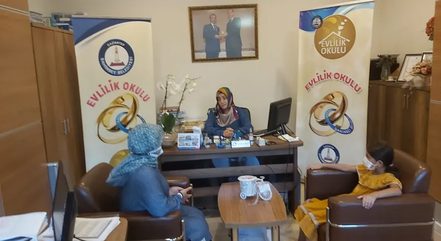 ŞAHİNBEY’DEN AİLELERE ÜCRETSİZ DANIŞMANLIK HİZMETİ
