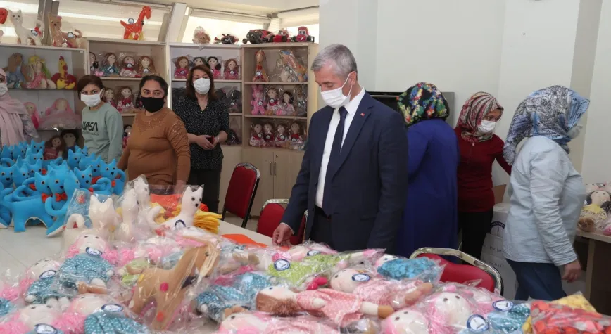 ŞAHİNBEY’DEN ÇOCUKLARA 23 NİSAN ARMAĞANI