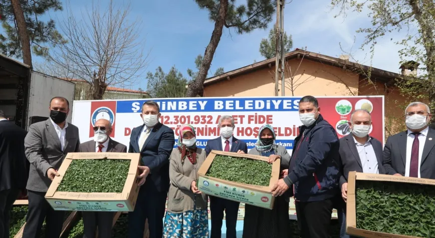 ŞAHİNBEY’İN MEYVE VE SEBZE FİDE DESTEĞİ SÜRÜYOR