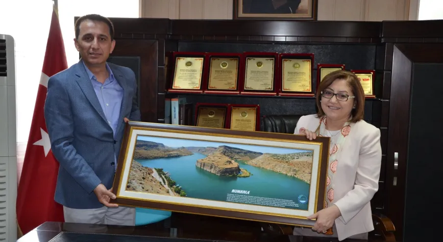 Sakaroğlu,” İşte Benim Başkanım FATMA ŞAHİN