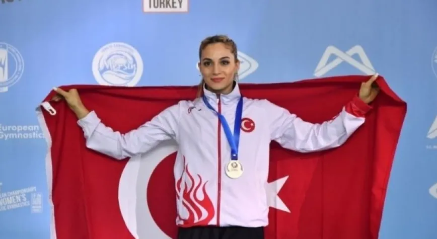 Şanlı, GKV’li öğrencilerle online söyleşide buluştu