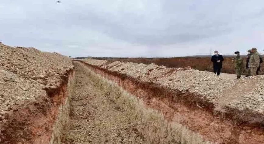 Suriye sınırında tedbirler arttırılarak hendekler kazılıyor