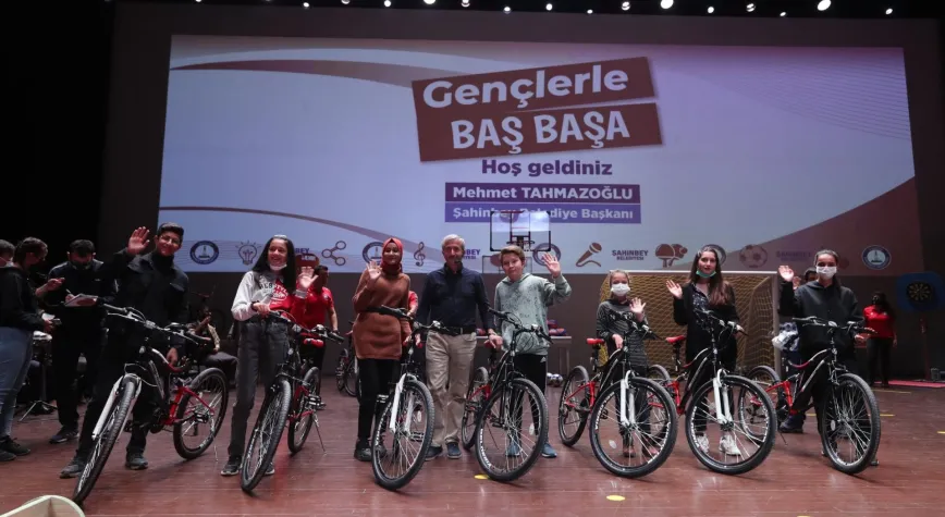 TAHMAZOĞLU, GENÇLERLE BAŞBAŞA