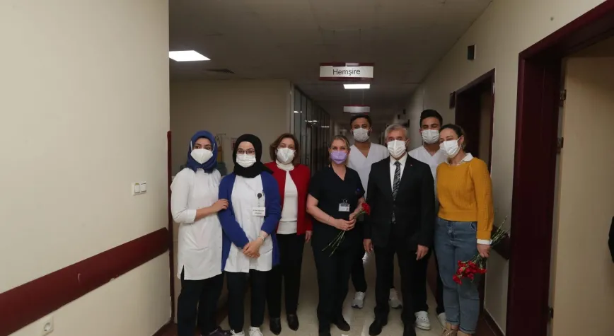 TAHMAZOĞLU, SAĞLIK ÇALIŞANLARINI UNUTMADI