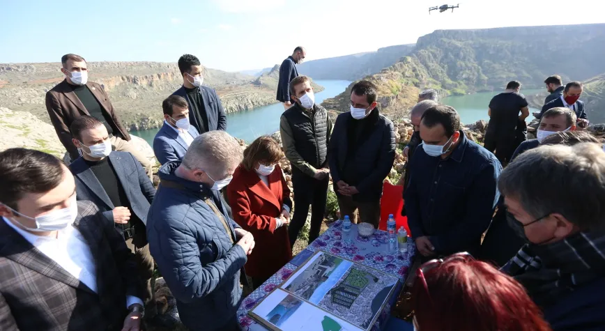 TÜRKİYE’NİN EN BÜYÜK CAM TERASININ İNŞASINA BAŞLANDI